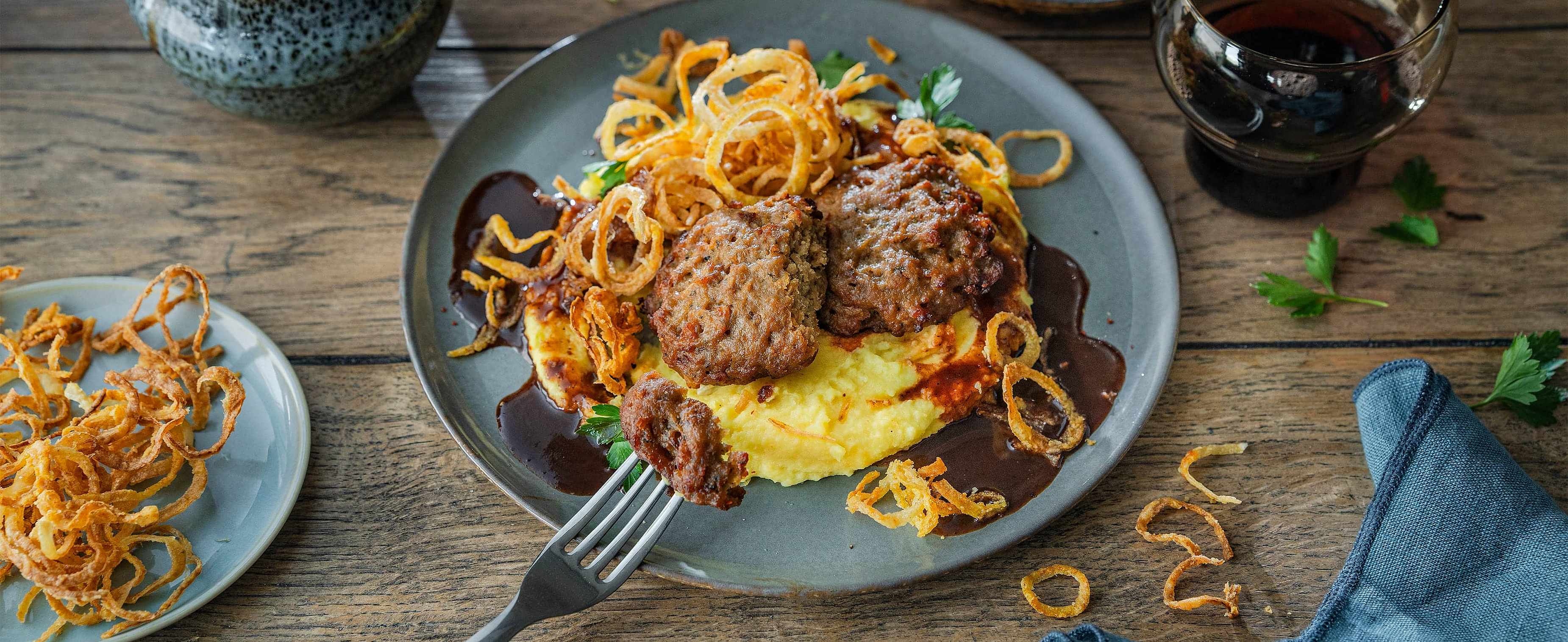Billies vegane Frikadelle mit Kartoffelpüree und Bratensauce